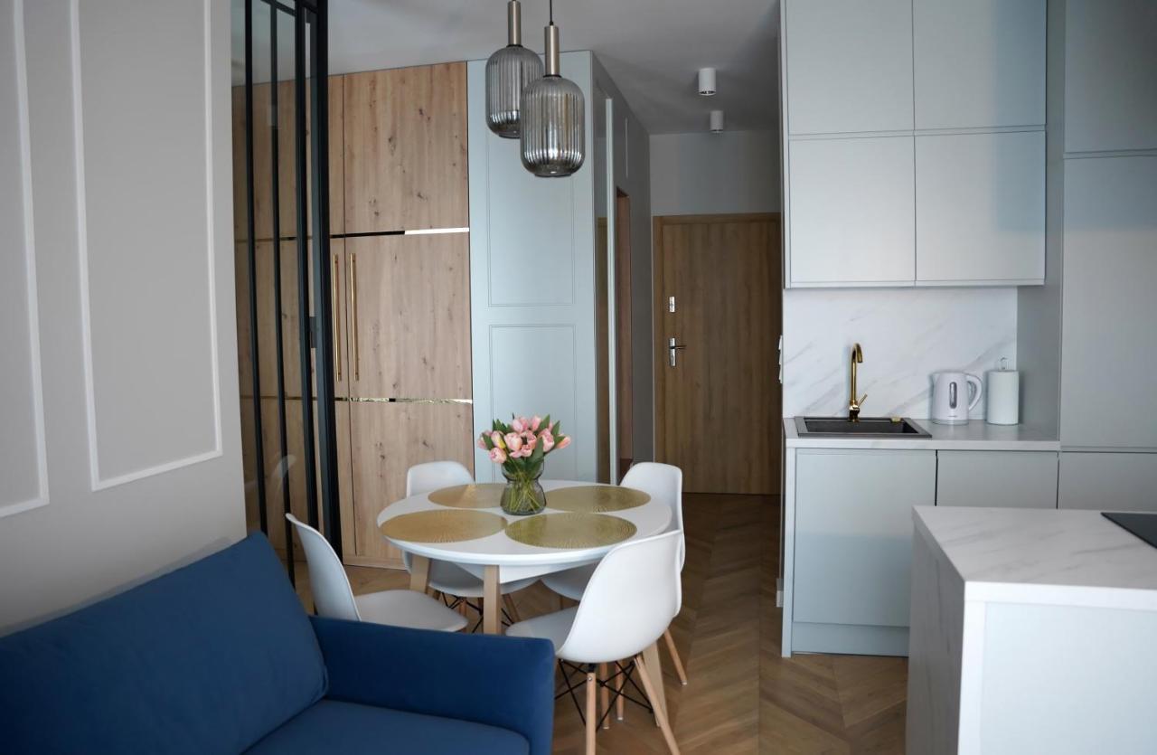 Apartamenty Metro Targowek 27 Warsaw Exterior photo