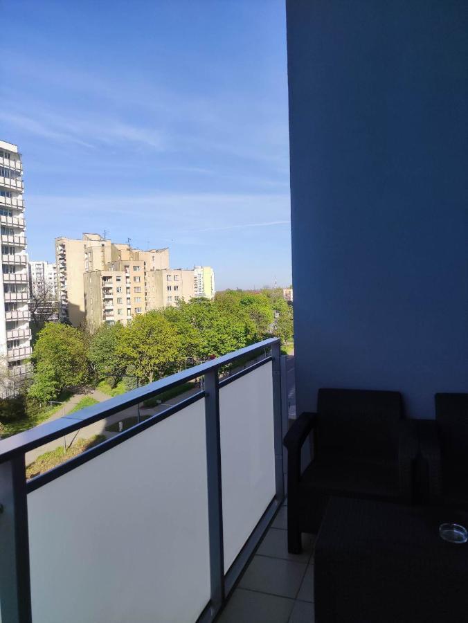 Apartamenty Metro Targowek 27 Warsaw Exterior photo